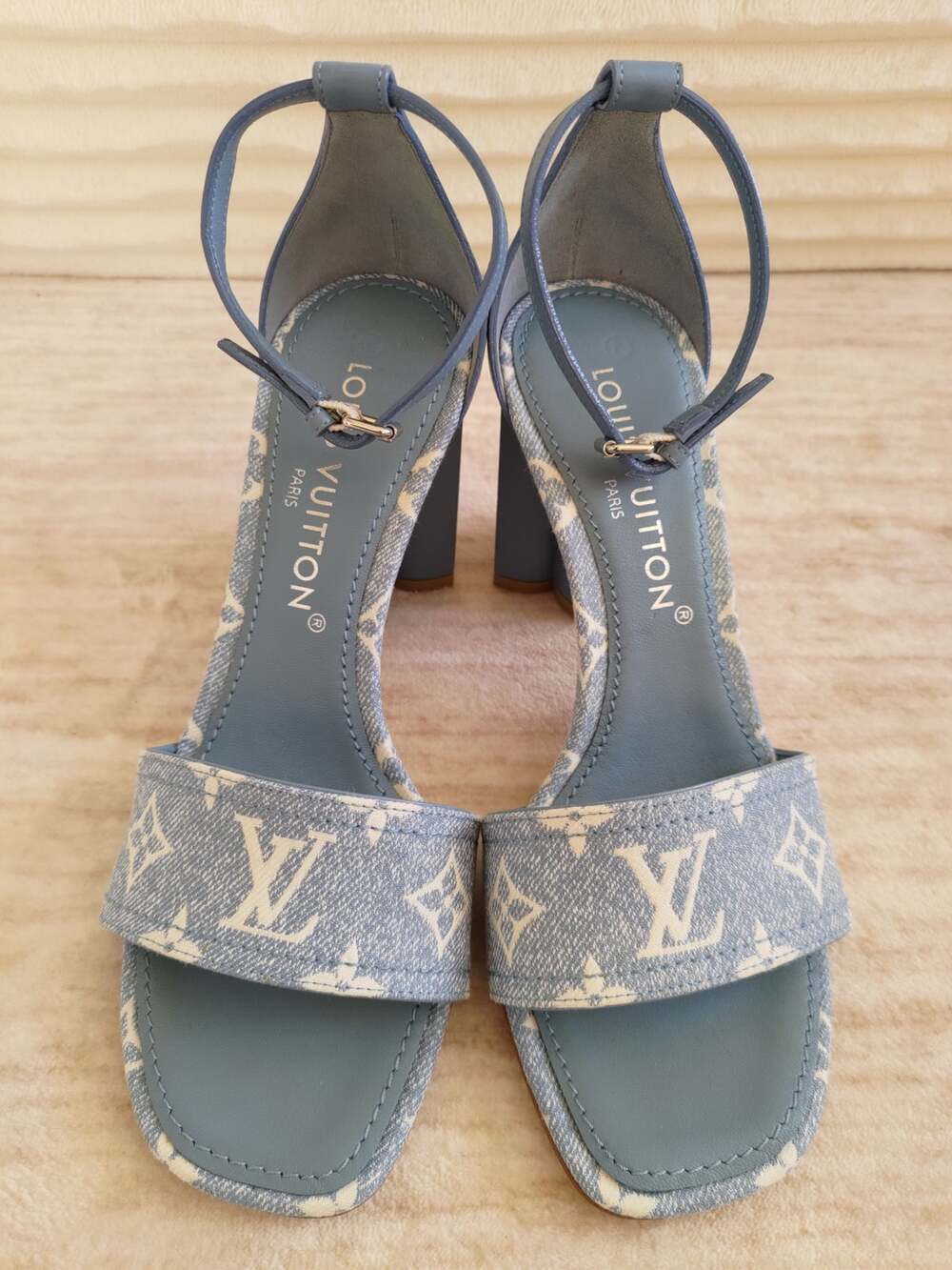 LV Louis Vuitton Monogram Denim Silhouette Sandal SZ 39 US 8 Pre-loved Excellent